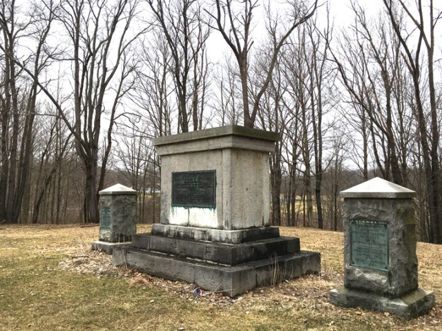 08-DAR monuments copy